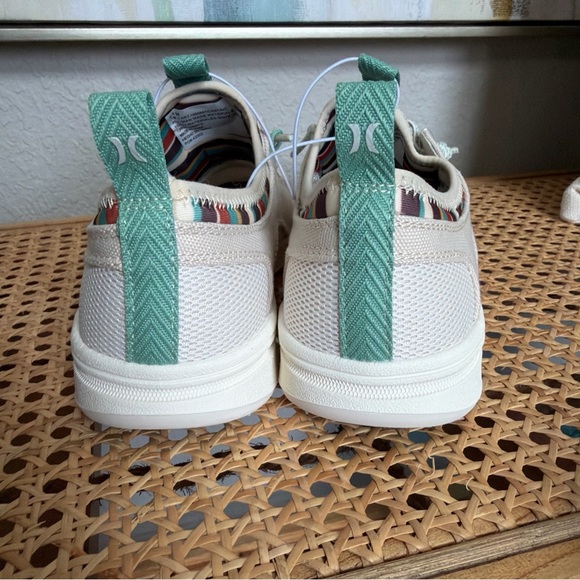 Hurley “Castaic” Women’s Colorful & Functional Casual Fashion Sneaker Beige 6.5 - Picture 4 of 8